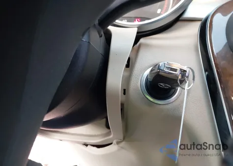 2016 Mercedes-Benz C 300 4Matic z USA, uszkodzony, nr VIN 55SWF4KB3GU139063